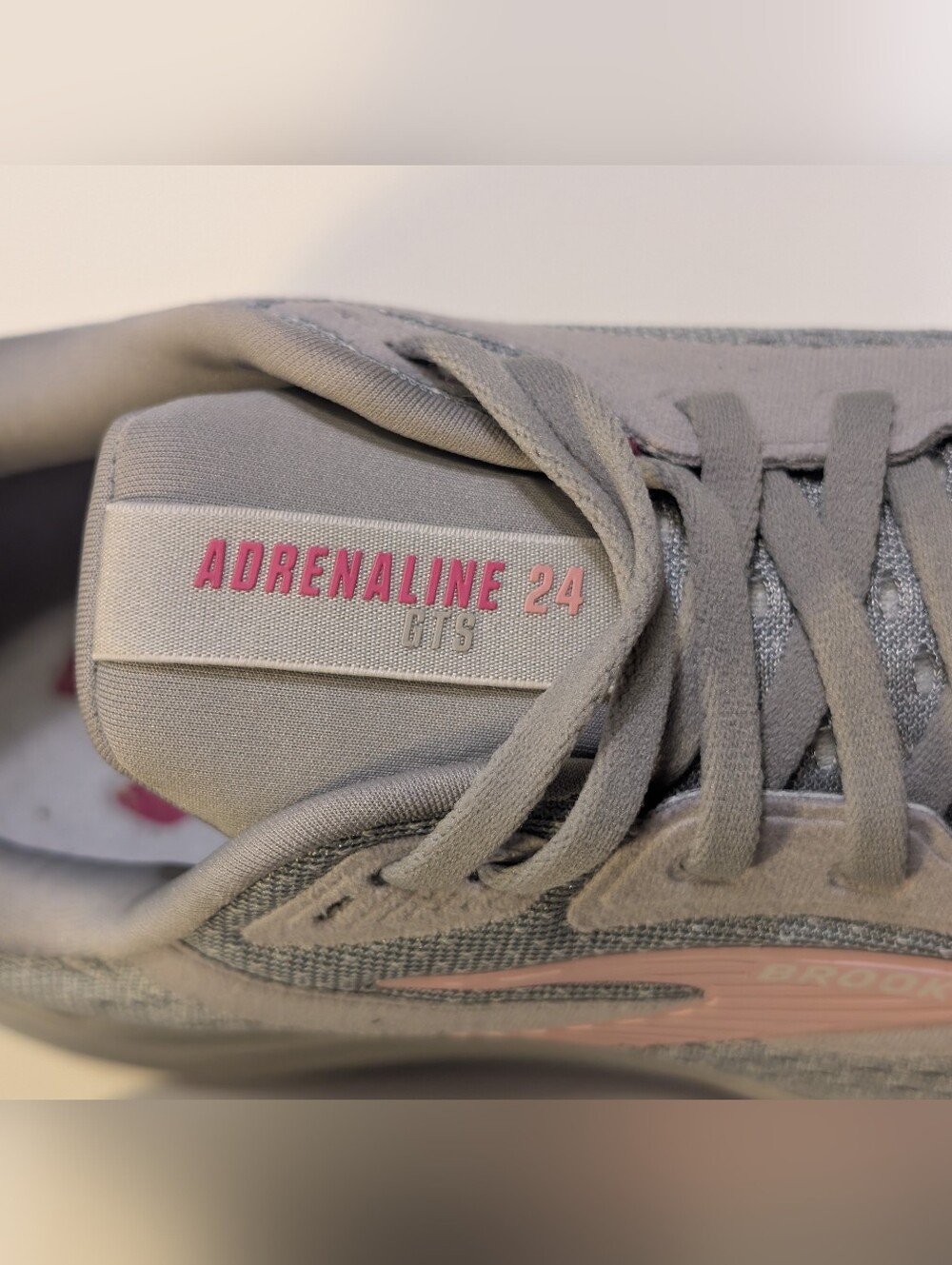Brooks Adrenaline GTS 24 Gray Pink Running Shoes 9W - Picture 11 of 16